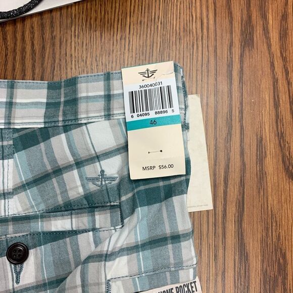 Dockers Plaid Perfect Short sz 46 NWT - Picture 4 of 6